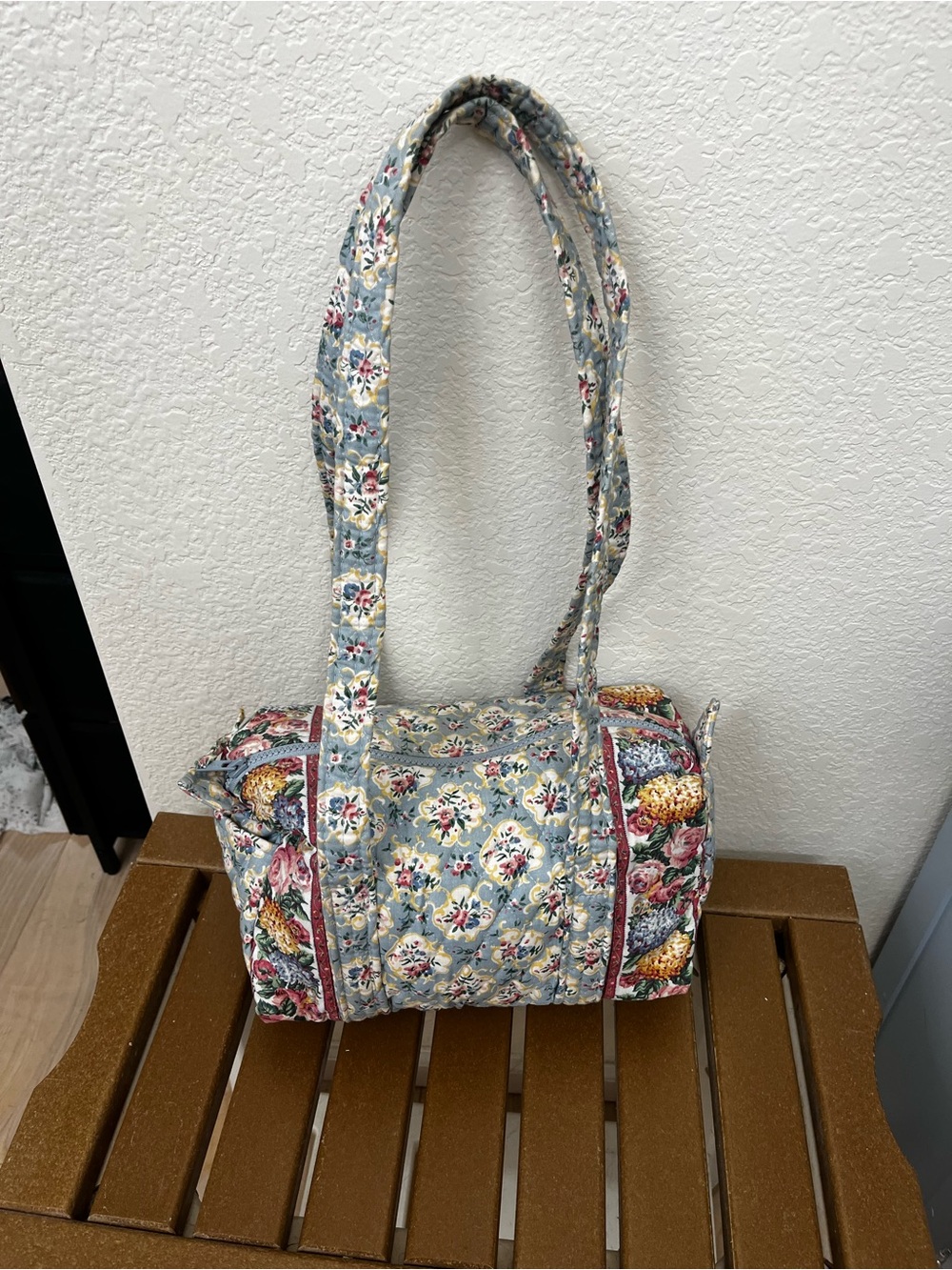 Vera Bradley floral print bag with zipper closure